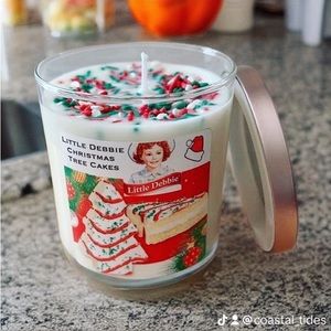NEW Christmas Tree Cakes Candle - 12 Ounce Soy Christmas Candle - Holiday Gifts